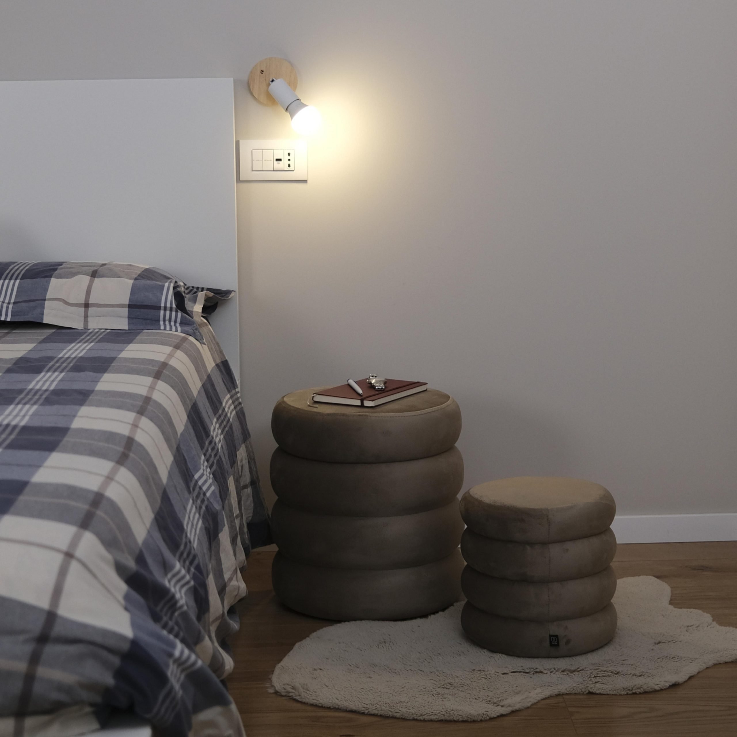 Set di 2 pouf contenitori in velluto <span>Twirly Tortora</span> - immagine 3