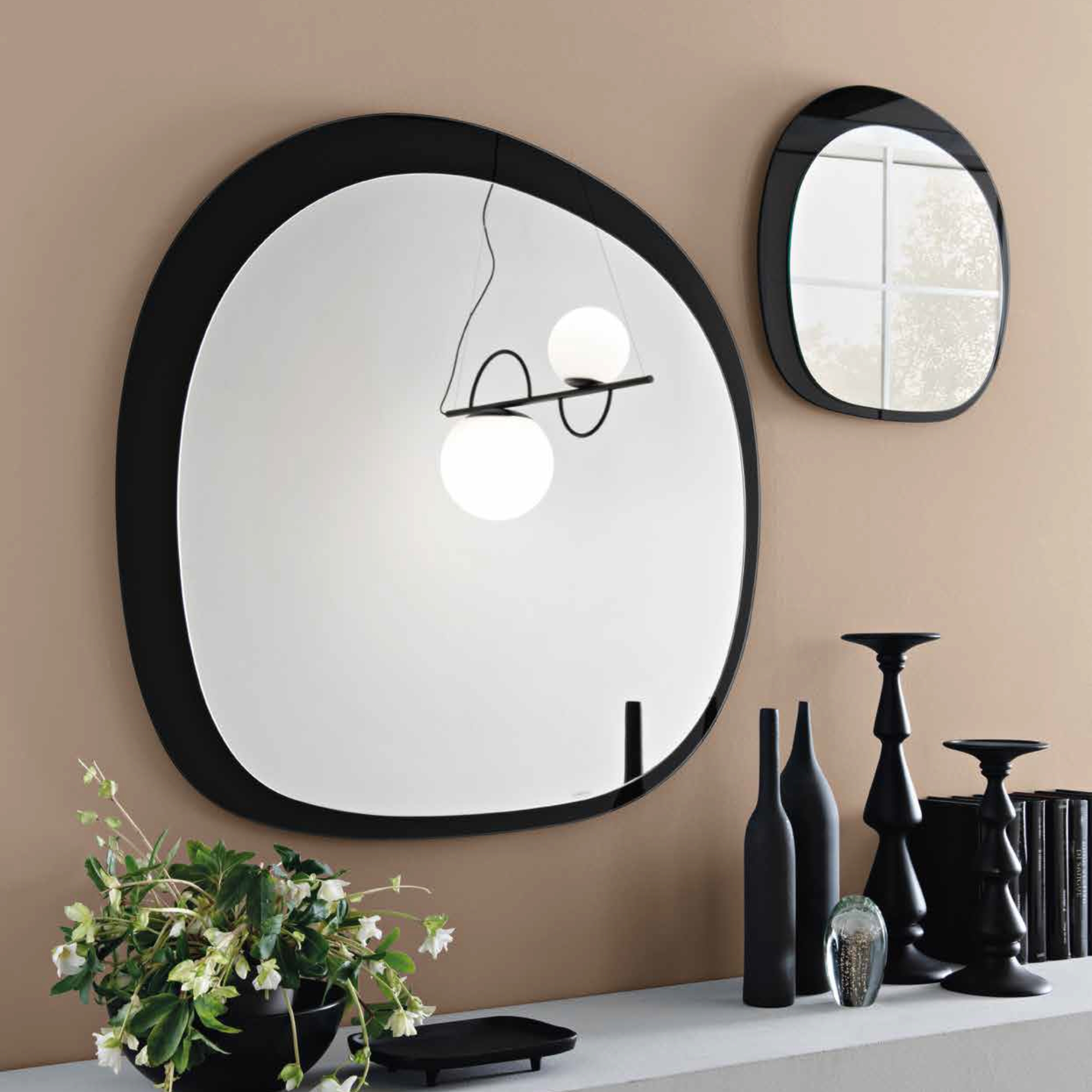 Specchio irregolare con cornice 88 cm <span>Nero ILLUSIO</span> - immagine 2