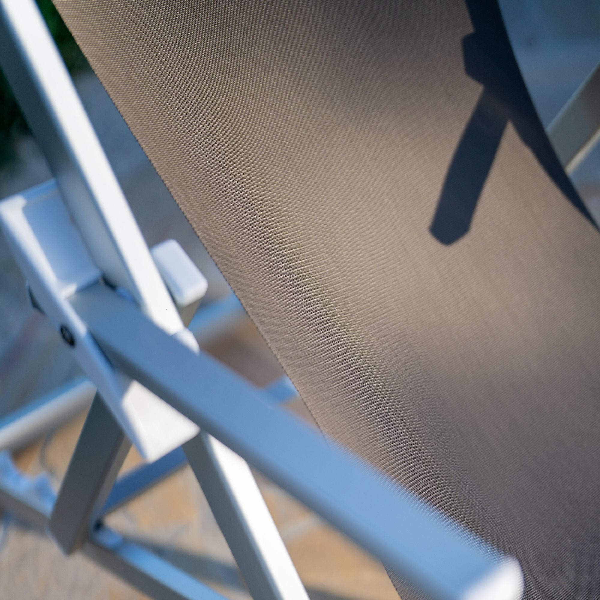 Sdraio con braccioli Silver BAGUS - immagine 4