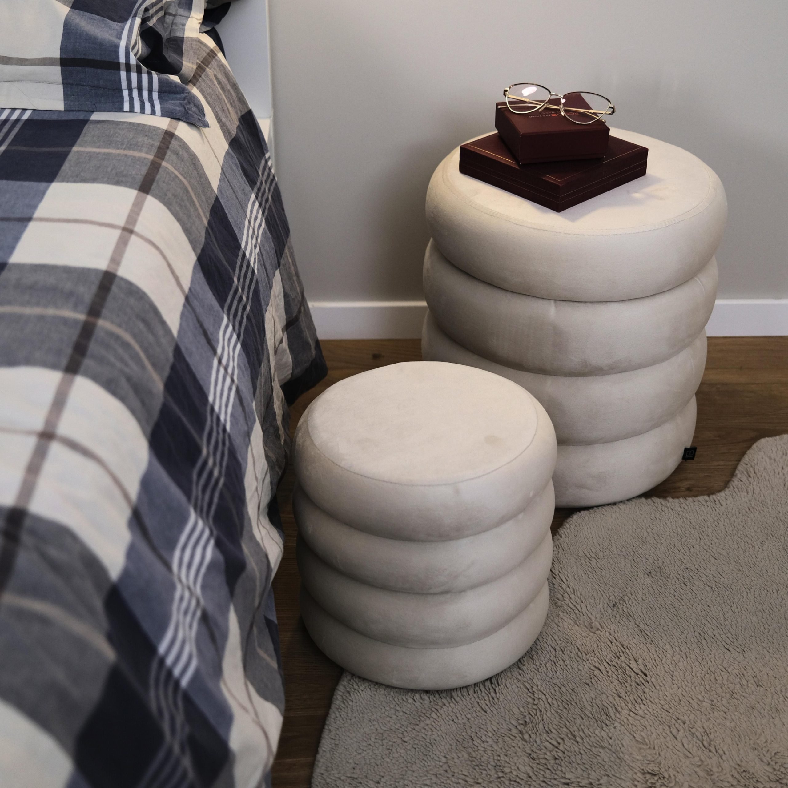 Set di 2 pouf contenitori in velluto <span>Twirly Bianco crema</span> - immagine 2